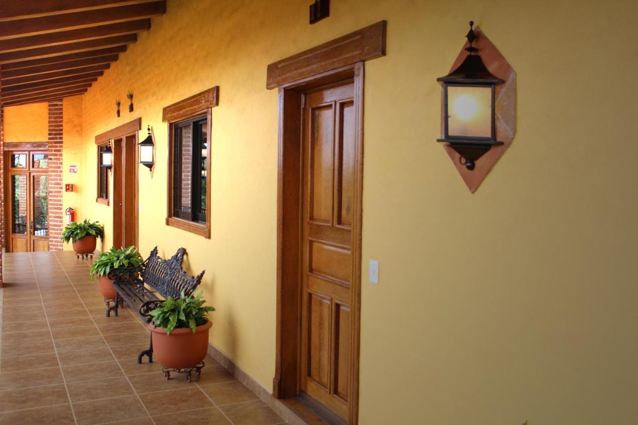 Rancho Monterralo Hotel Y Cabanas Тапалпа Екстериор снимка