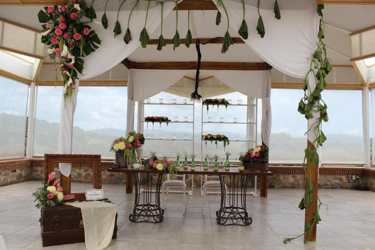 Rancho Monterralo Hotel Y Cabanas Тапалпа Екстериор снимка